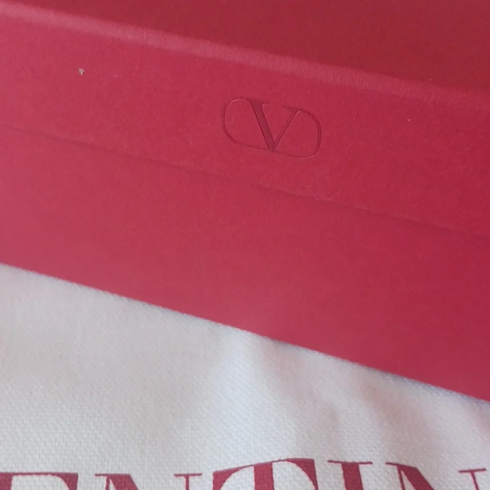 Valentino Garavani Red Box 6